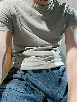 RaoufDz17cm online show from September 18, 2025, 8:23 pm