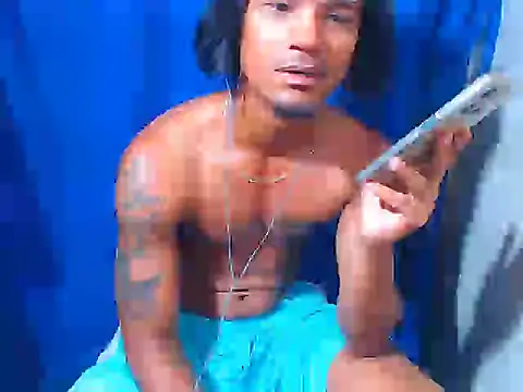 Snapshot of davidcutterr chatting on November 14, 2025, 6:00 pm davidcutterr online show from November 14, 2025, 6:00 pm