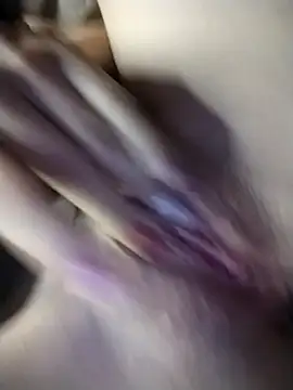 lucerocutte online show from April 6, 2026, 5:19 am