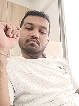 VJ17 online show from October 18, 2025, 5:09 am