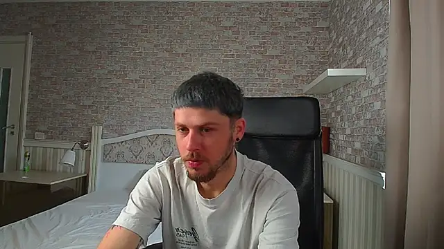 Snapshot of JonahShaw chatting on June 1, 2026, 4:13 am JonahShaw online show from June 1, 2026, 4:13 am
