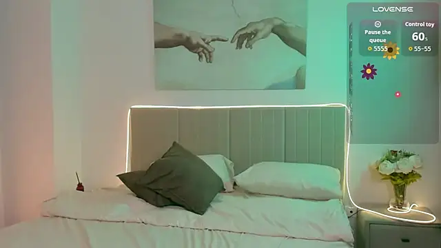 Snapshot of Lisa_Blossom chatting on October 10, 2025, 6:03 am Lisa Blossom online show from October 10, 2025, 6:03 am