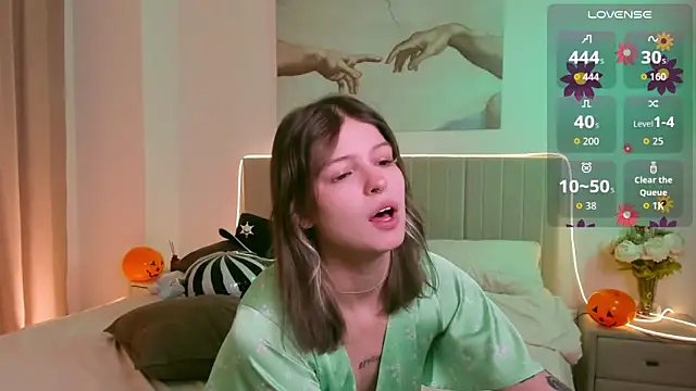 Snapshot of Lisa_Blossom chatting on October 30, 2025, 6:12 am Lisa Blossom online show from October 30, 2025, 6:12 am