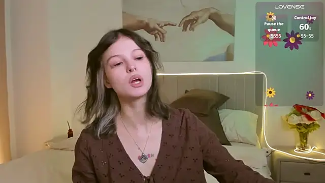 Snapshot of Lisa_Blossom chatting on October 1, 2025, 6:07 am Lisa Blossom online show from October 1, 2025, 6:07 am