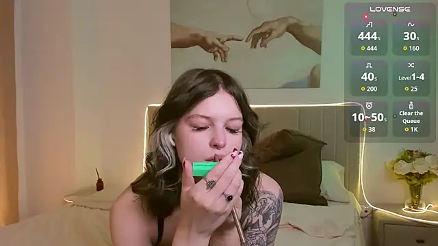 Snapshot of Lisa_Blossom chatting on October 3, 2025, 6:04 am Lisa Blossom online show from October 3, 2025, 6:04 am