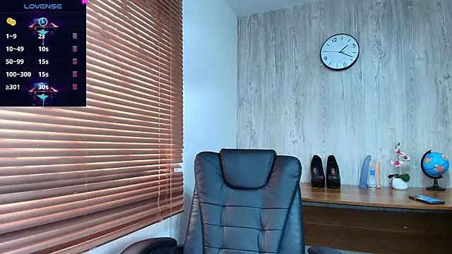 Snapshot of ArianaBeake chatting on September 8, 2025, 7:24 pm ArianaBeake online show from September 8, 2025, 7:24 pm