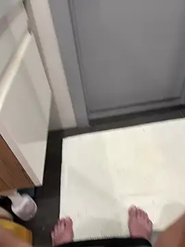 Snapshot of myPriority01 chatting on December 15, 2025, 7:47 am myPriority01 online show from December 15, 2025, 7:47 am