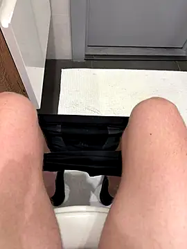 Snapshot of myPriority01 chatting on September 26, 2025, 7:54 pm myPriority01 online show from September 26, 2025, 7:54 pm