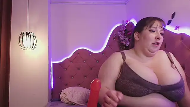  Emily rosee  online show from January 5, 2026, 5:27 pm