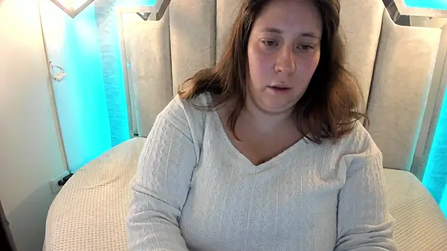  Emily rosee  online show from September 13, 2025, 12:27 pm