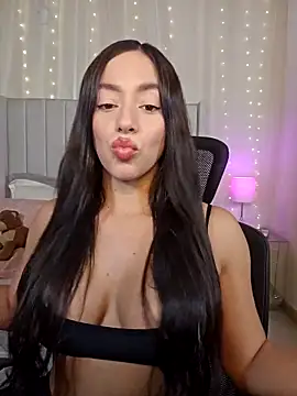 Snapshot of AriadnaTaylor chatting on May 21, 2026, 5:21 pm AriadnaTaylor online show from May 21, 2026, 5:21 pm