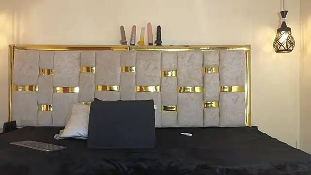 shantall 05 online show from November 1, 2025, 7:19 pm