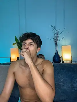 Leo Savage  online show from March 27, 2026, 8:26 am