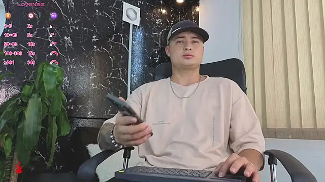 Alexander ferre online show from April 17, 2026, 1:25 pm