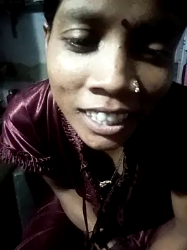 Snapshot of SEXY-MAHI4 chatting on September 29, 2025, 6:46 pm SEXY-MAHI4 online show from September 29, 2025, 6:46 pm