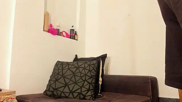  Tarekk  online show from September 26, 2025, 6:04 pm