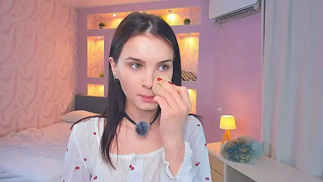 TeriRipka online show from November 2, 2025, 6:46 pm