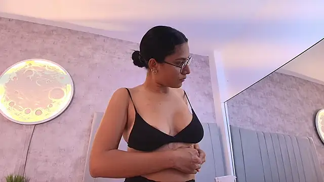 karla-ruiz online show from February 25, 2026, 7:36 pm