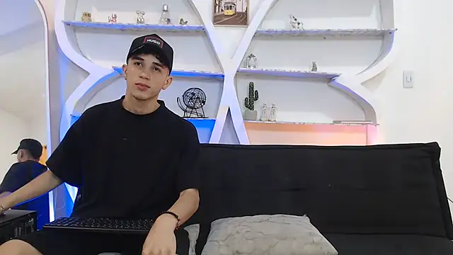 THREE GUYS HOT online show from November 13, 2025, 7:18 pm