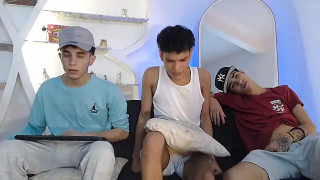 THREE GUYS HOT online show from September 27, 2025, 7:53 pm