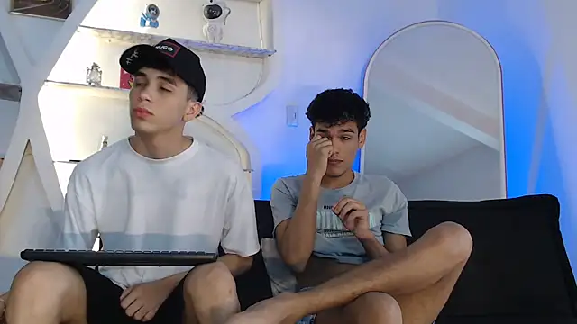 THREE GUYS HOT online show from October 1, 2025, 7:18 pm