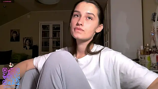 Snapshot of DarlineBrustera chatting on April 3, 2026, 4:46 pm DarlineBrustera online show from April 3, 2026, 4:46 pm