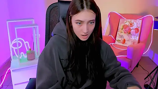 Snapshot of olivianorton chatting on September 30, 2025, 12:33 pm olivianorton online show from September 30, 2025, 12:33 pm