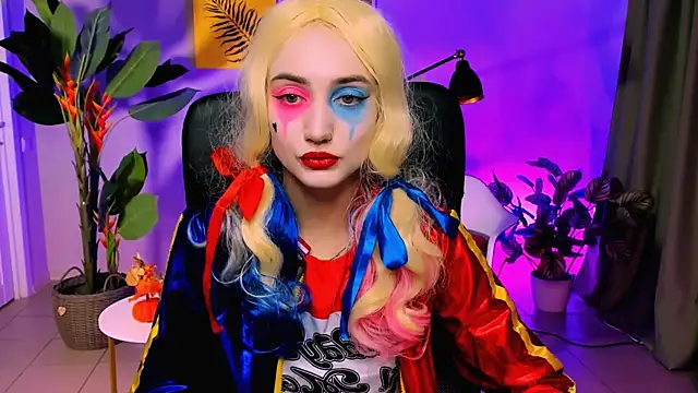 Snapshot of olivianorton chatting on October 31, 2025, 2:57 pm olivianorton online show from October 31, 2025, 2:57 pm