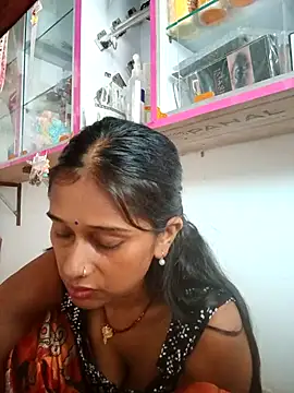 hotshreya69 online show from September 20, 2025, 6:29 am