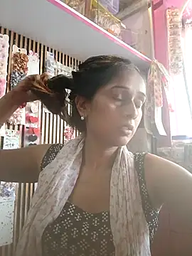 hotshreya69 online show from September 24, 2025, 9:05 am