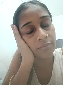 hotshreya69 online show from September 28, 2025, 8:16 pm