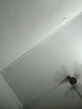 hotshreya69 online show from September 13, 2025, 3:28 am