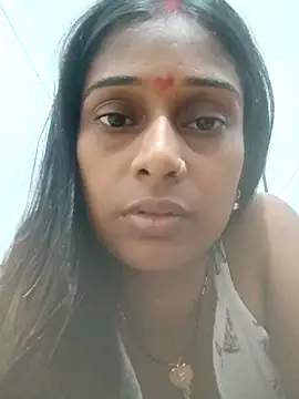 hotshreya69 online show from September 15, 2025, 5:08 am