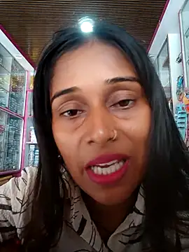 hotshreya69 online show from September 18, 2025, 8:28 am