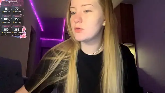 PandaFluff online show from April 13, 2026, 6:23 pm