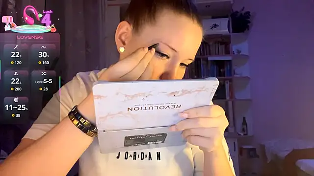 PandaFluff online show from September 22, 2025, 5:19 pm