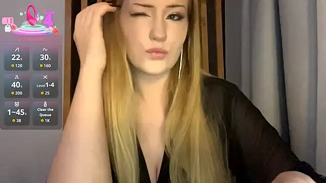 PandaFluff online show from October 31, 2025, 4:36 pm