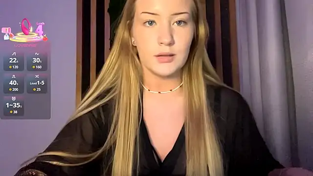 PandaFluff online show from November 23, 2025, 4:39 pm