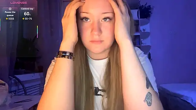 PandaFluff online show from October 9, 2025, 4:51 pm