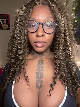 Snapshot of MistiSavannah chatting on April 30, 2026, 1:45 am MistiSavannah online show from April 30, 2026, 1:45 am