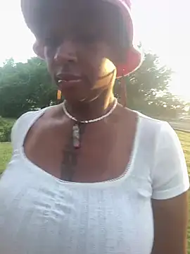 Snapshot of MistiSavannah chatting on May 24, 2026, 12:16 pm MistiSavannah online show from May 24, 2026, 12:16 pm