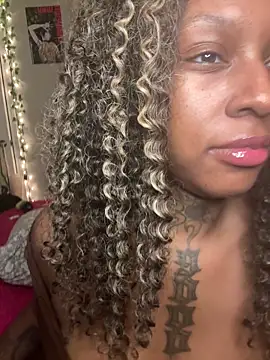 MistiSavannah online show from February 14, 2026, 1:11 pm