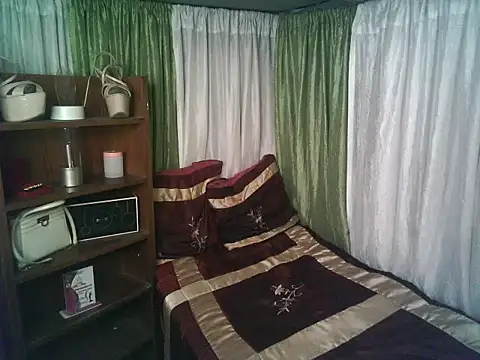 Snapshot of Sweet-shopia chatting on September 10, 2025, 1:10 pm Sweet-shopia online show from September 10, 2025, 1:10 pm