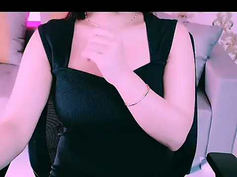 My Rose online show from December 5, 2025, 3:38 am