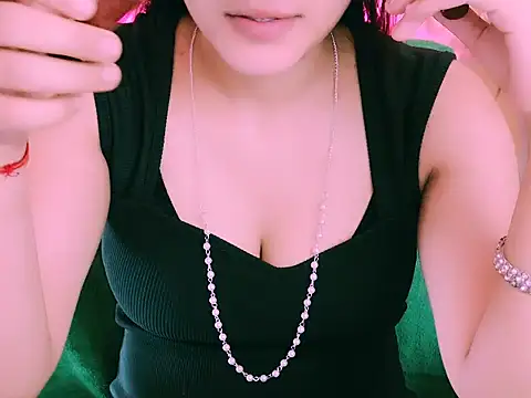 My Rose online show from October 4, 2025, 5:03 pm