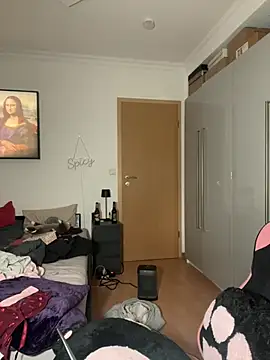 OliviaaFischer online show from February 18, 2026, 7:21 pm