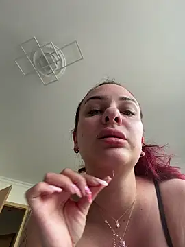 Snapshot of OliviaaFischer chatting on May 5, 2026, 9:01 am OliviaaFischer online show from May 5, 2026, 9:01 am