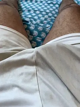 Snapshot of Beurberry19 chatting on October 15, 2025, 4:37 pm Beurberry19 online show from October 15, 2025, 4:37 pm