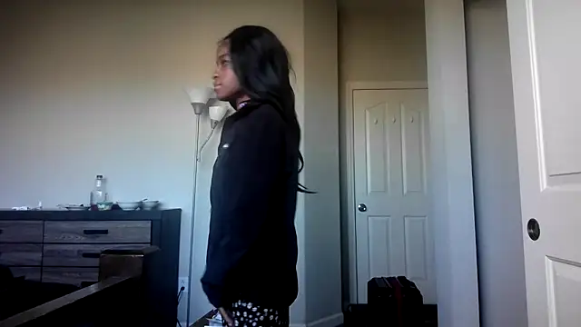 Marlowlovee online show from October 1, 2025, 3:05 pm