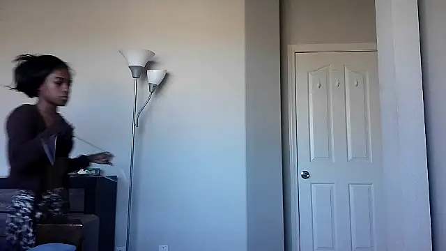 Marlowlovee online show from October 5, 2025, 4:20 pm